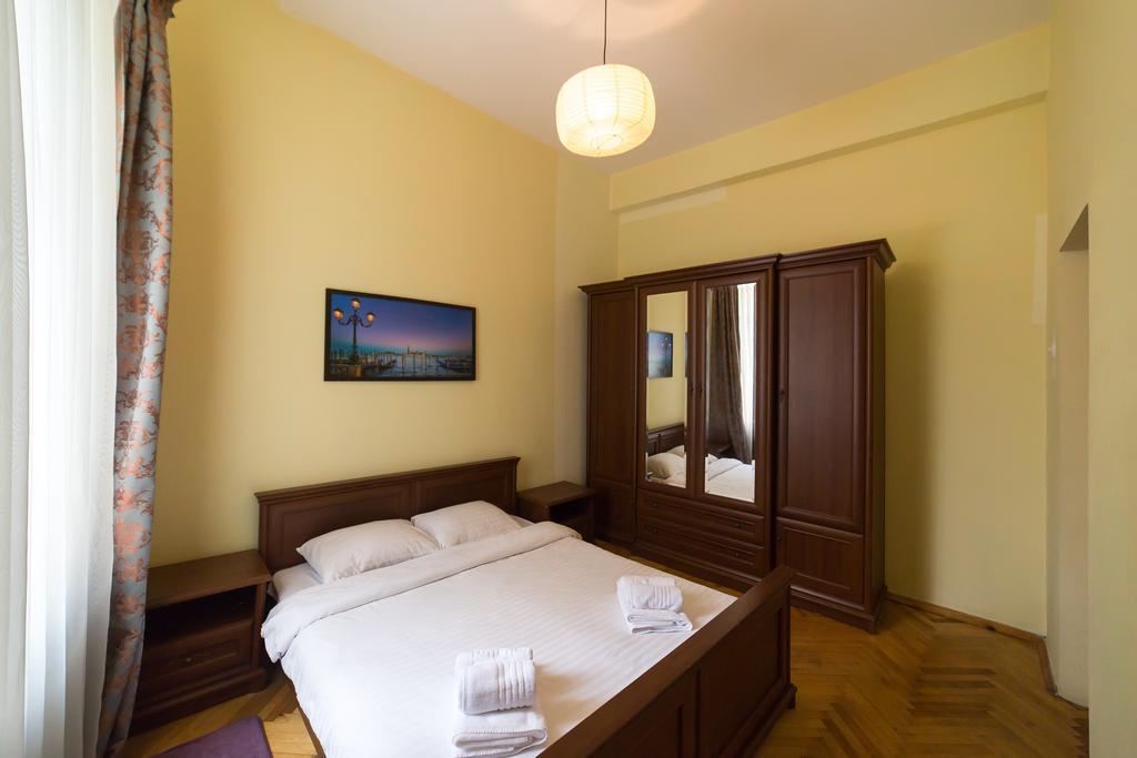 Cozy Apartment In Centre Of Kiev Екстер'єр фото